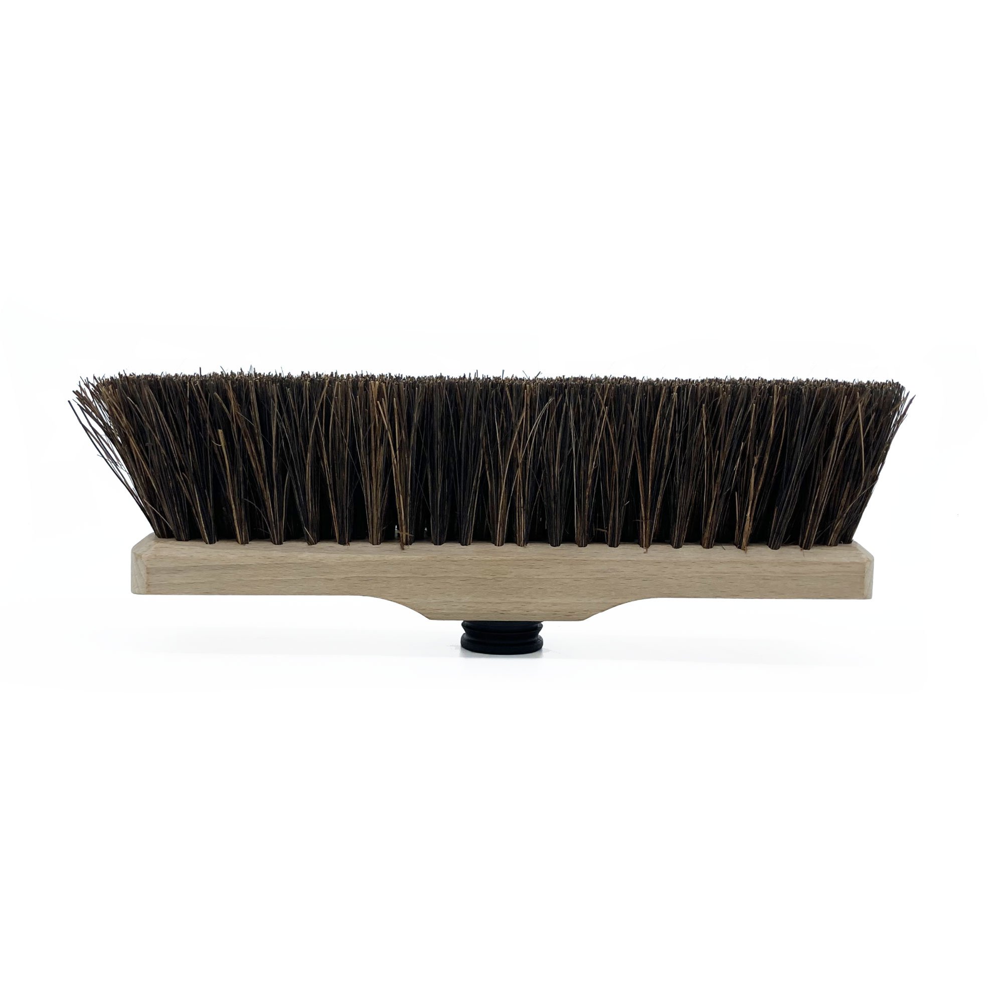 Balai-brosse d'extérieur Mann, fibres de plastique noires, tête en bois de  18 po l., manche de métal de 54 po L. 5018C